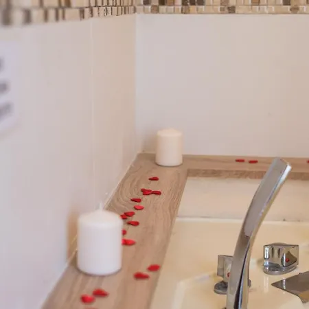 Termini Wellness 4suites Centro Apartment *